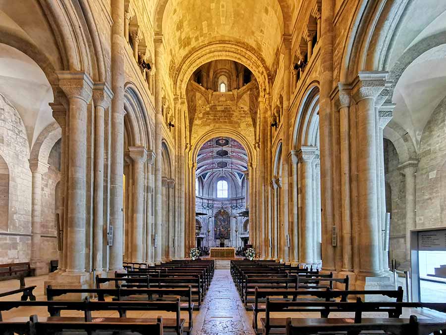 view onto the altar at Sé de Lisboa, Lisbon Cathedral